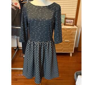 Taylor Women's Knit Dress Size 10 With Pockets